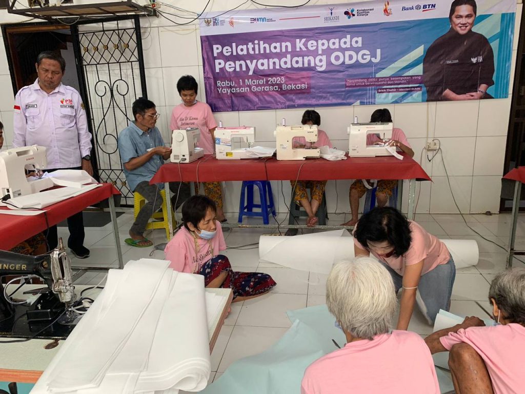 Kegiatan Menjahit